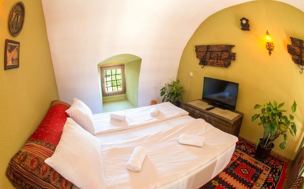 Cozy Studio Apartment Next To The Old Bridge โมสตาร์ ภายนอก รูปภาพ