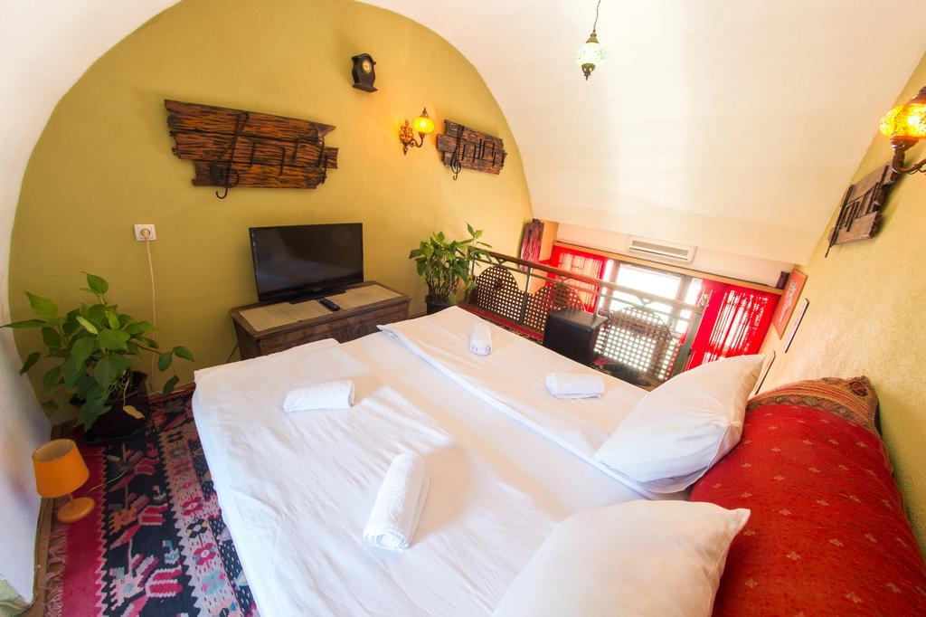 Cozy Studio Apartment Next To The Old Bridge โมสตาร์ ภายนอก รูปภาพ